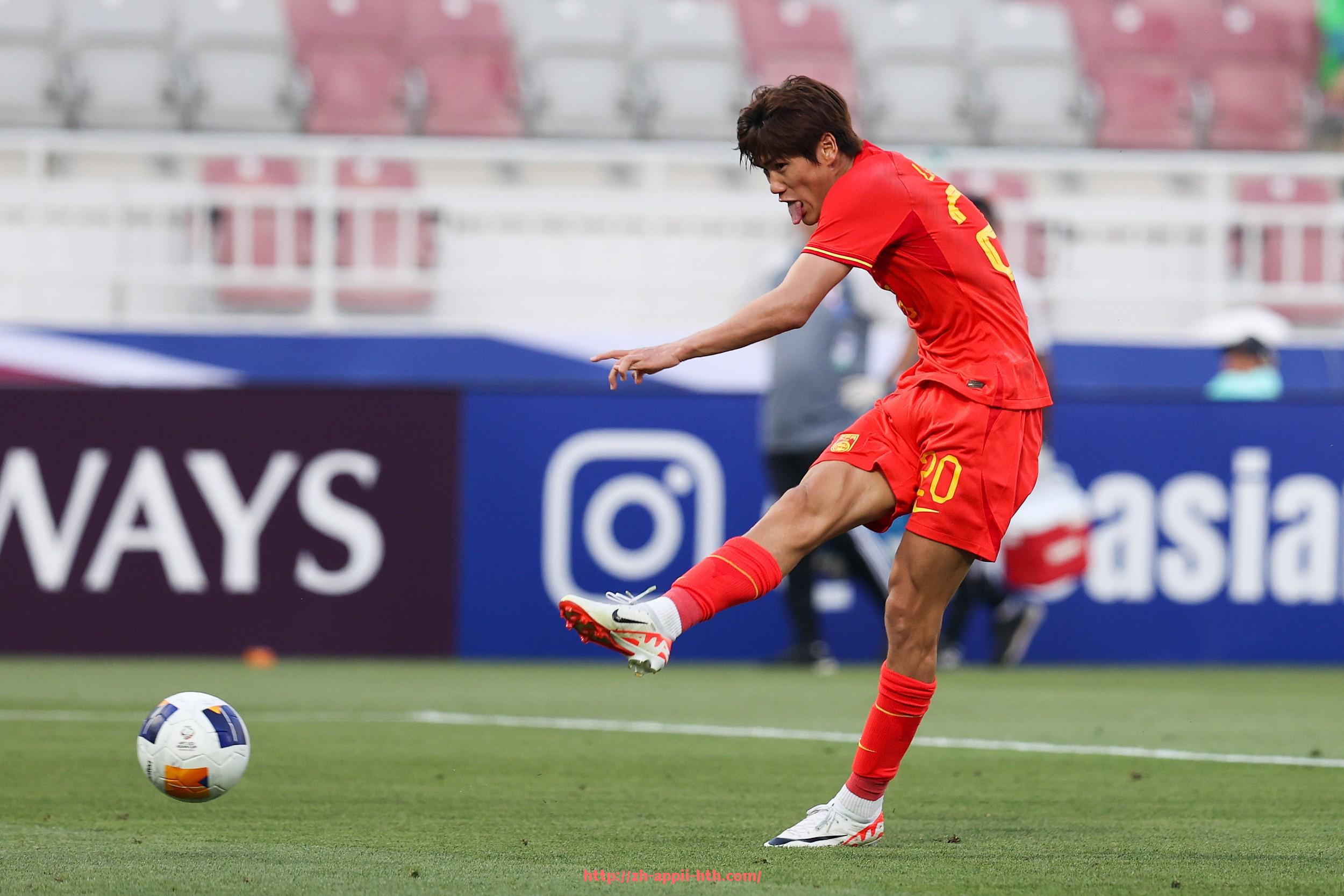 HTH华体会APP下载-世俱杯历史上首次完成帽子戏法球员及比赛回顾